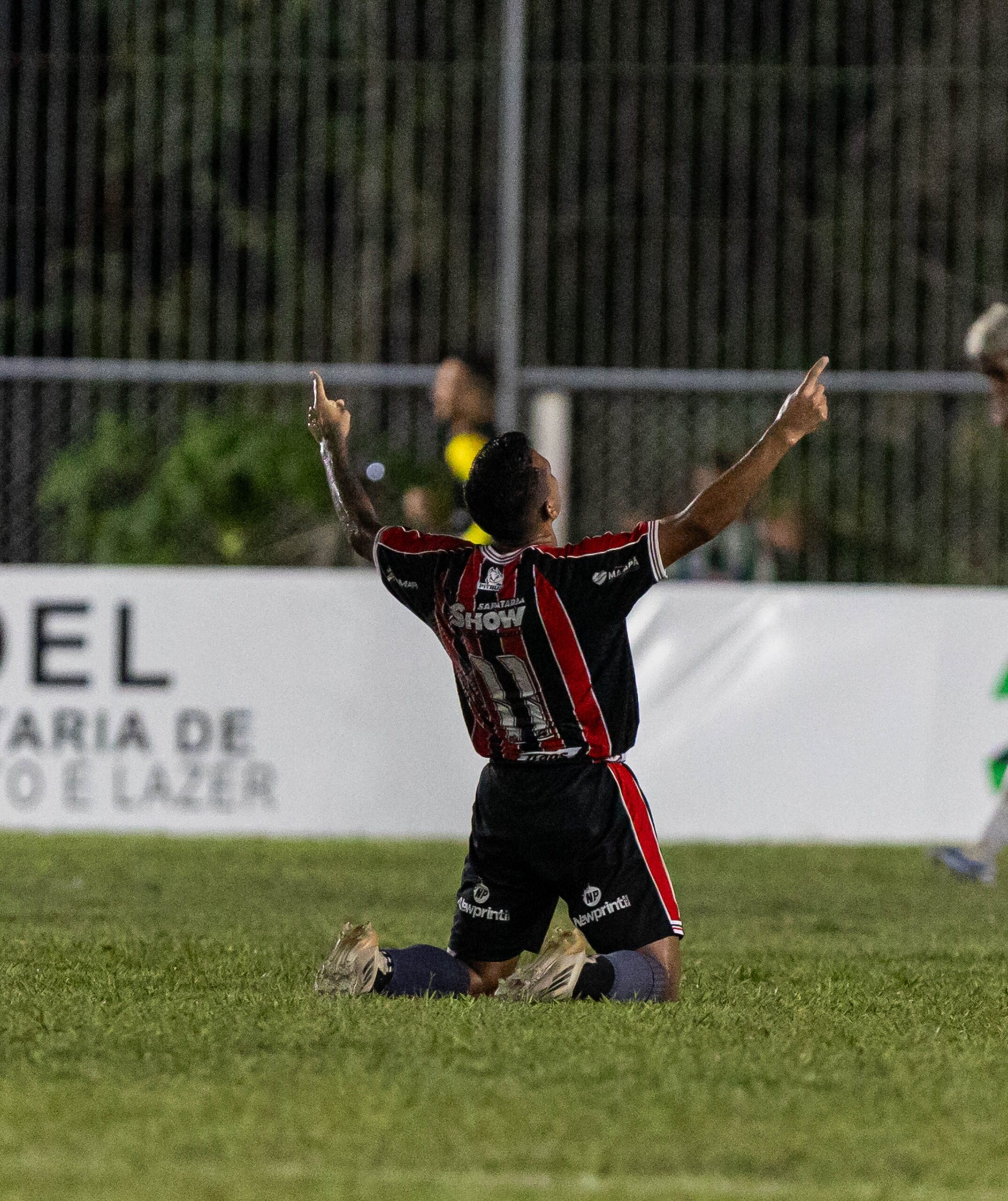 Com dois gols nos acréscimos, São José empata e garante vaga na final do Amapazão