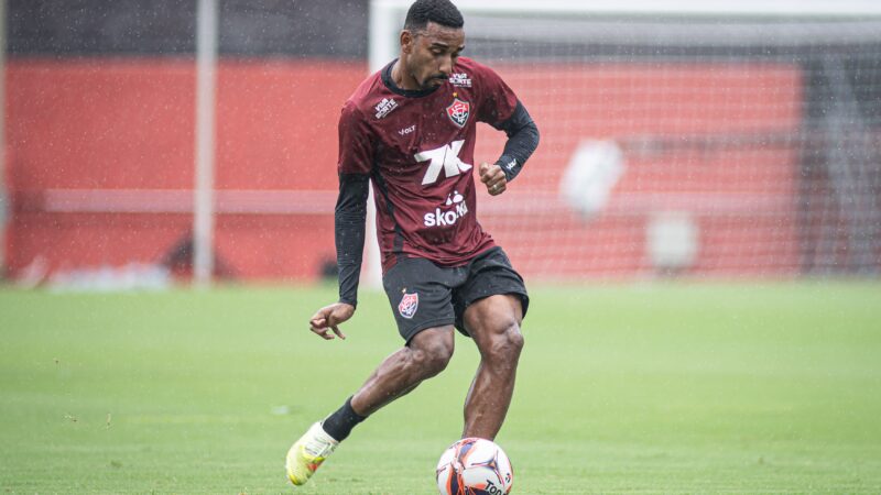 Mateus Silva sofre lesão na coxa e desfalca o Vitória contra o Grêmio