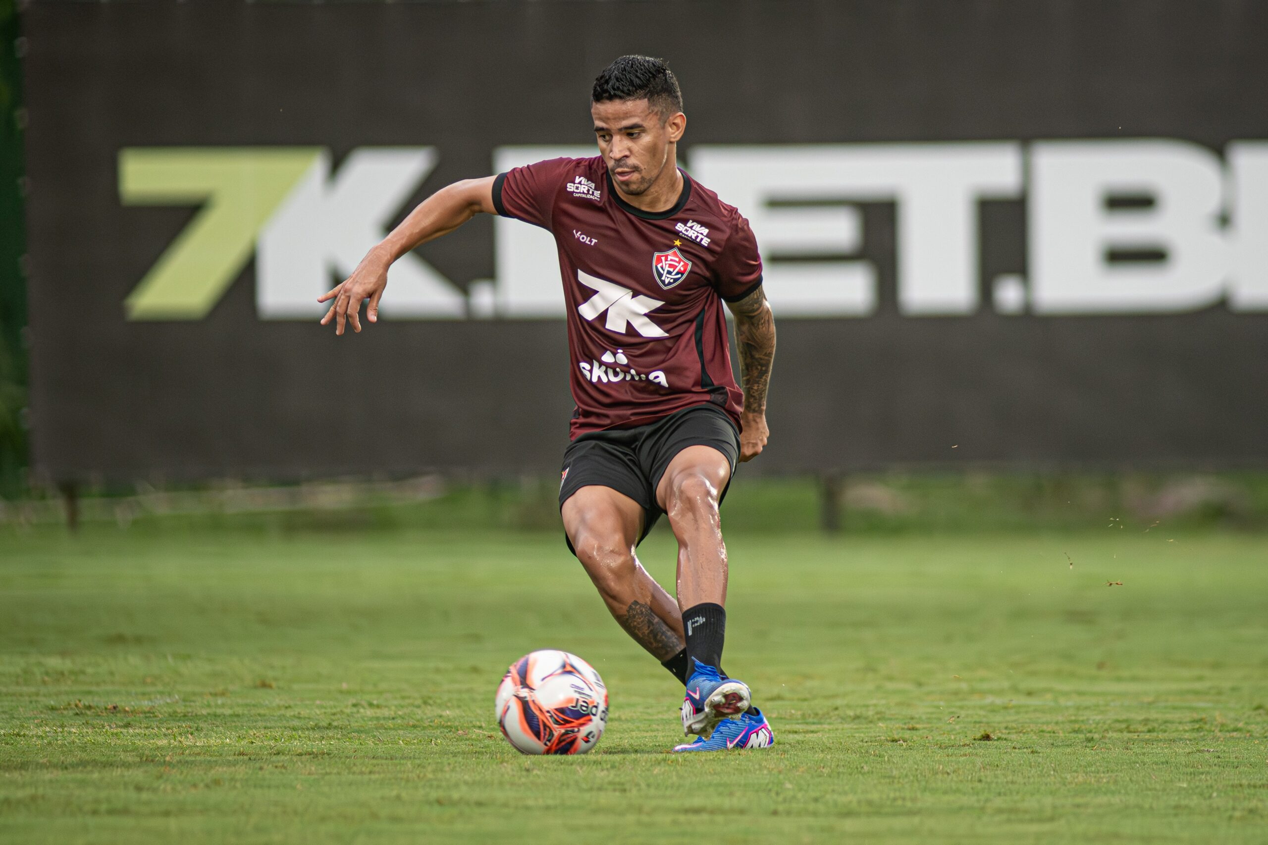 Líder em assistências do Vitória, Erick faz seu segundo melhor início de ano em participações para gol