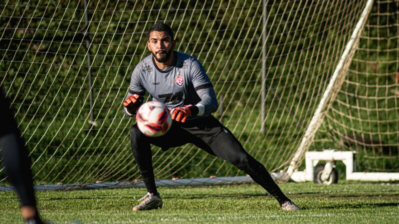 Arcanjo mostra confiança em pênaltis pelo Vitória e comenta torcida única na final do Baiano