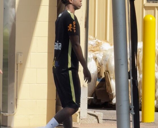 Vini Jr. é poupado de treino e vira dúvida para enfrentar a Croácia; Marquinhos vai a campo