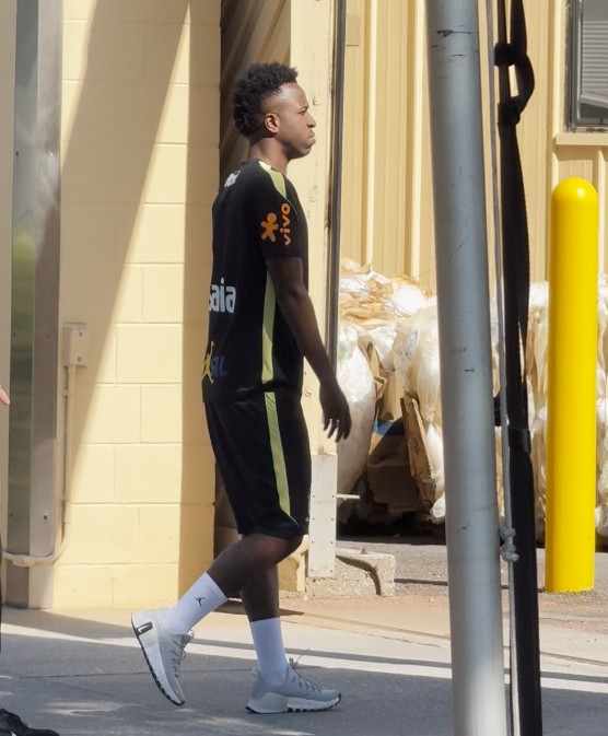 Vini Jr. é poupado de treino e vira dúvida para enfrentar a Croácia; Marquinhos vai a campo