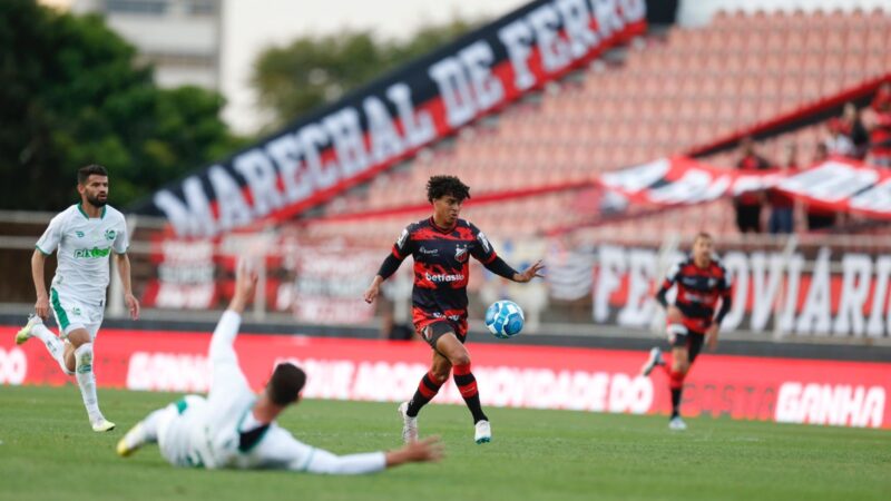 Cria da base do Cruzeiro, Alejandro Viniegra é o novo reforço do Maguary