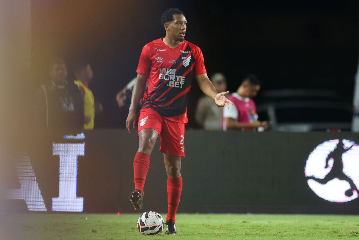 Sport contrata zagueiro Habraão, do Athletico-PR