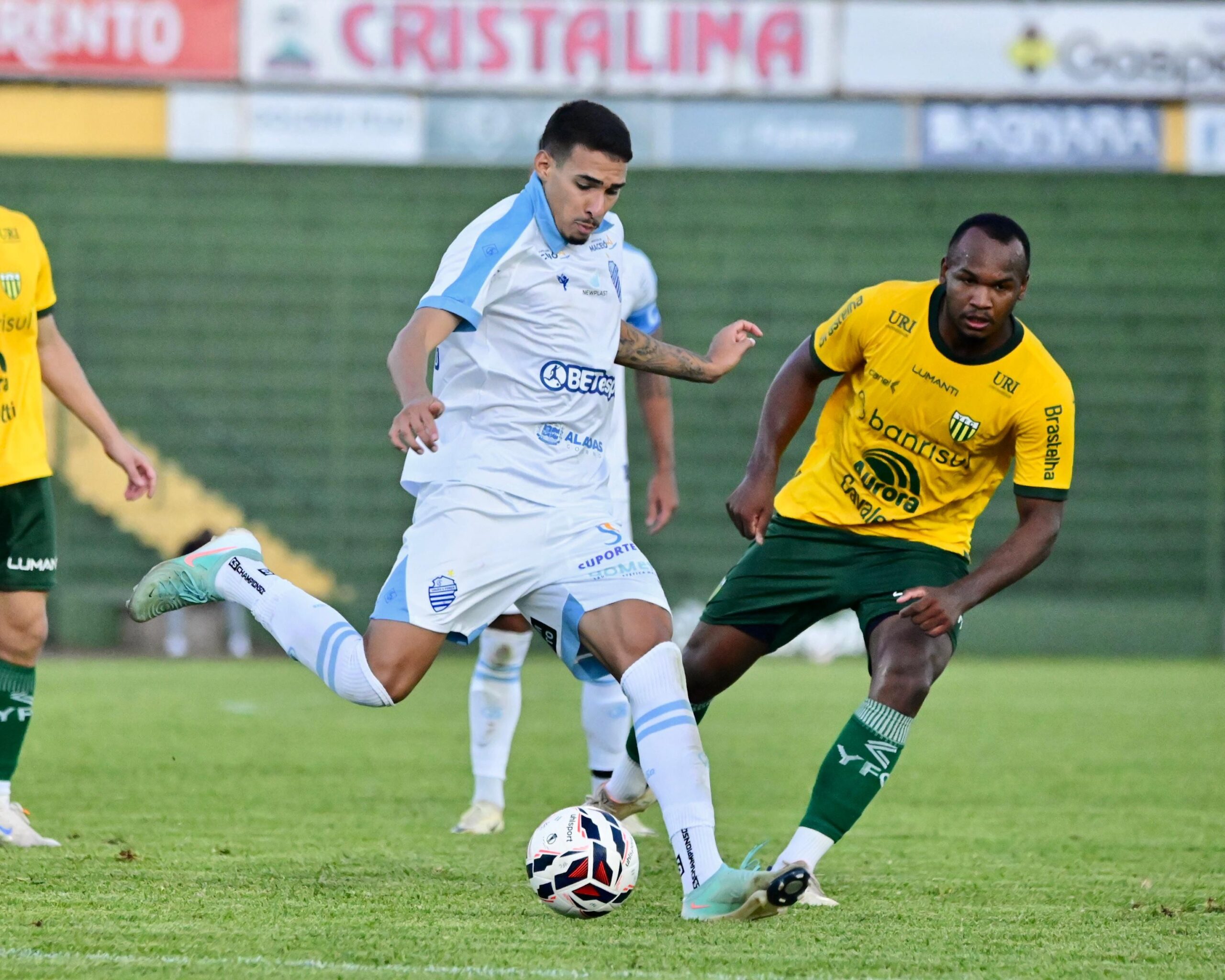 Náutico negocia contratação de zagueiro Betão, do Velo Clube