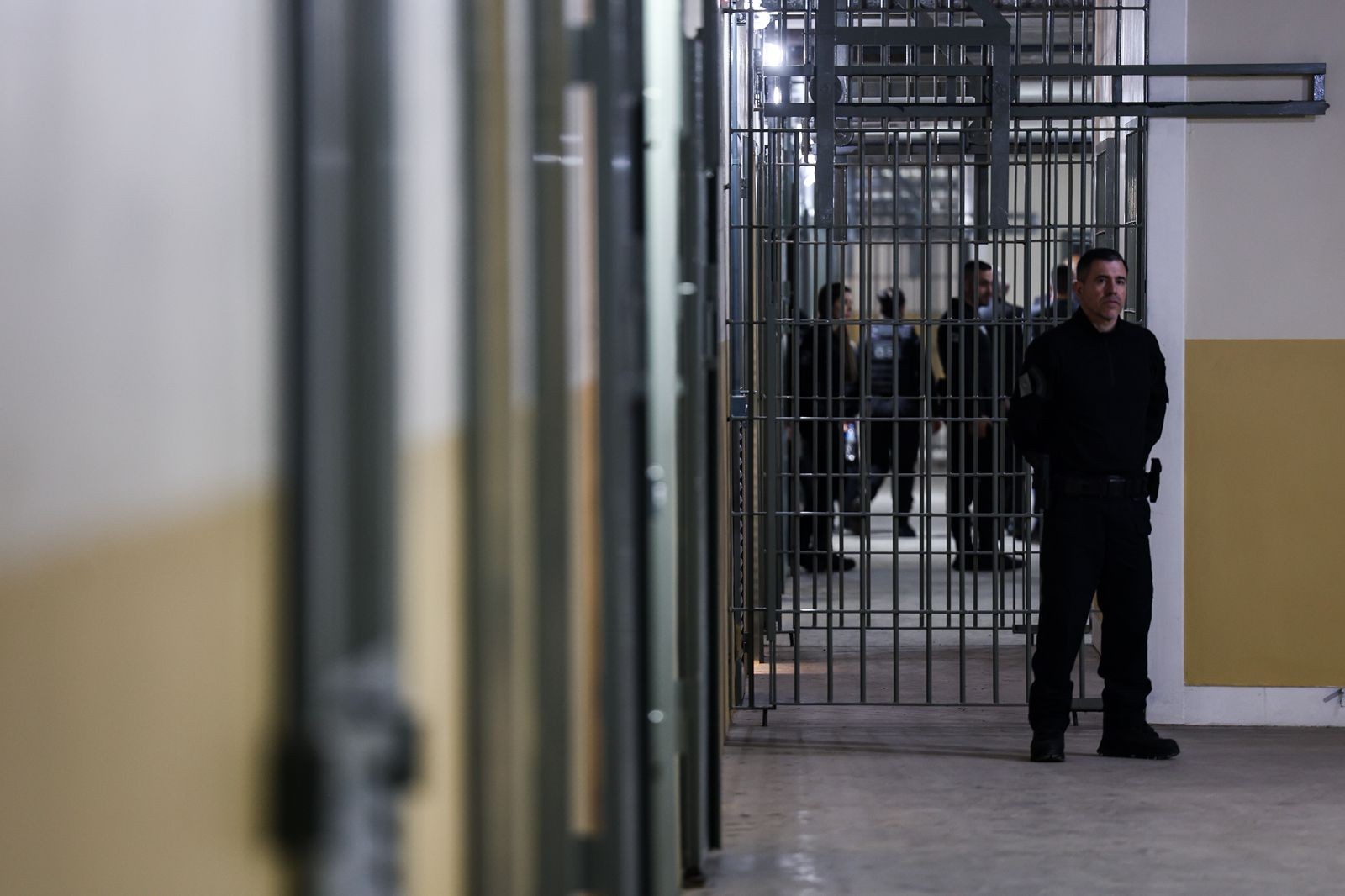 Governo deve rejeitar proposta de Trump para Brasil receber estrangeiros capturados nos EUA