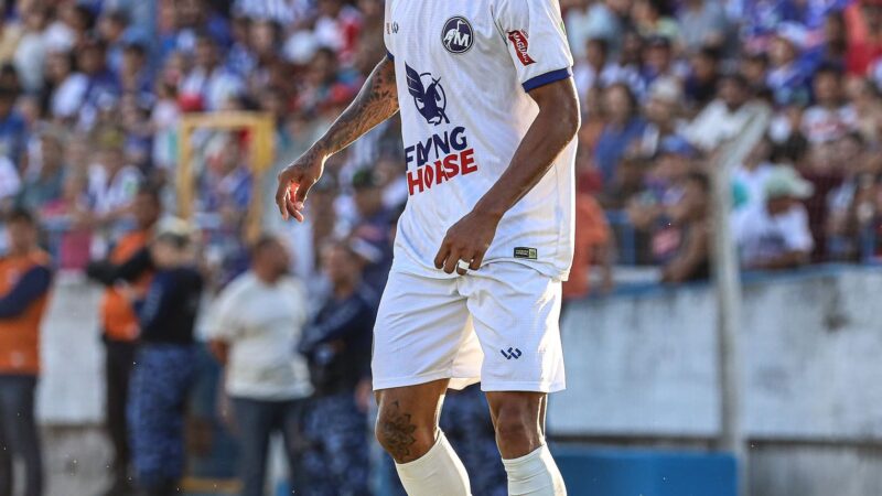 Atacante do Maguary acerta com o Santa Cruz