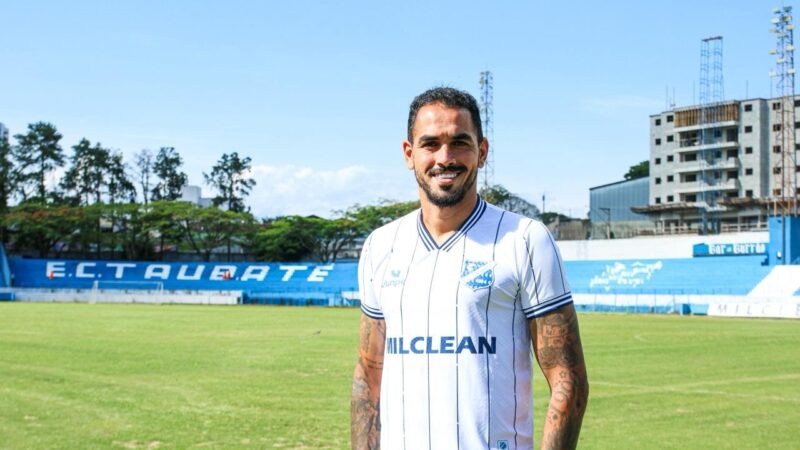 Xará de ex-seleção é o novo reforço do Central