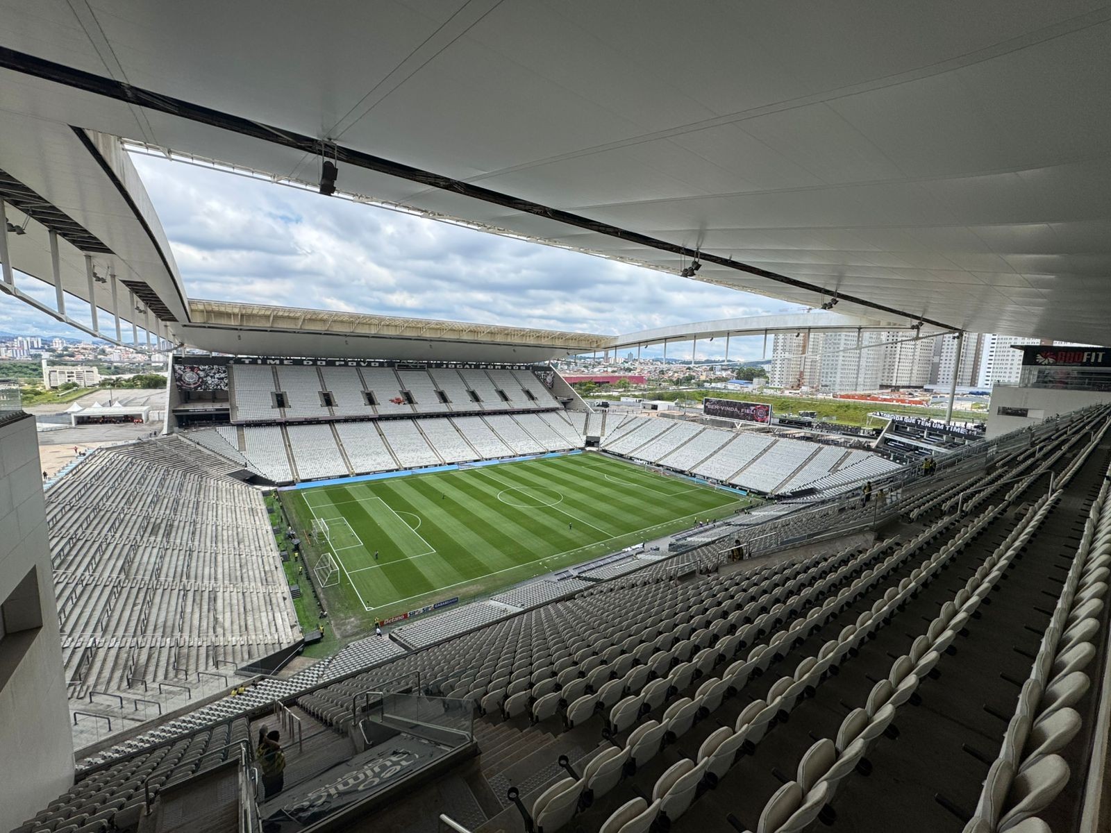 Corinthians tem reunião e aguarda Caixa para avançar em negociação por troca de naming rights