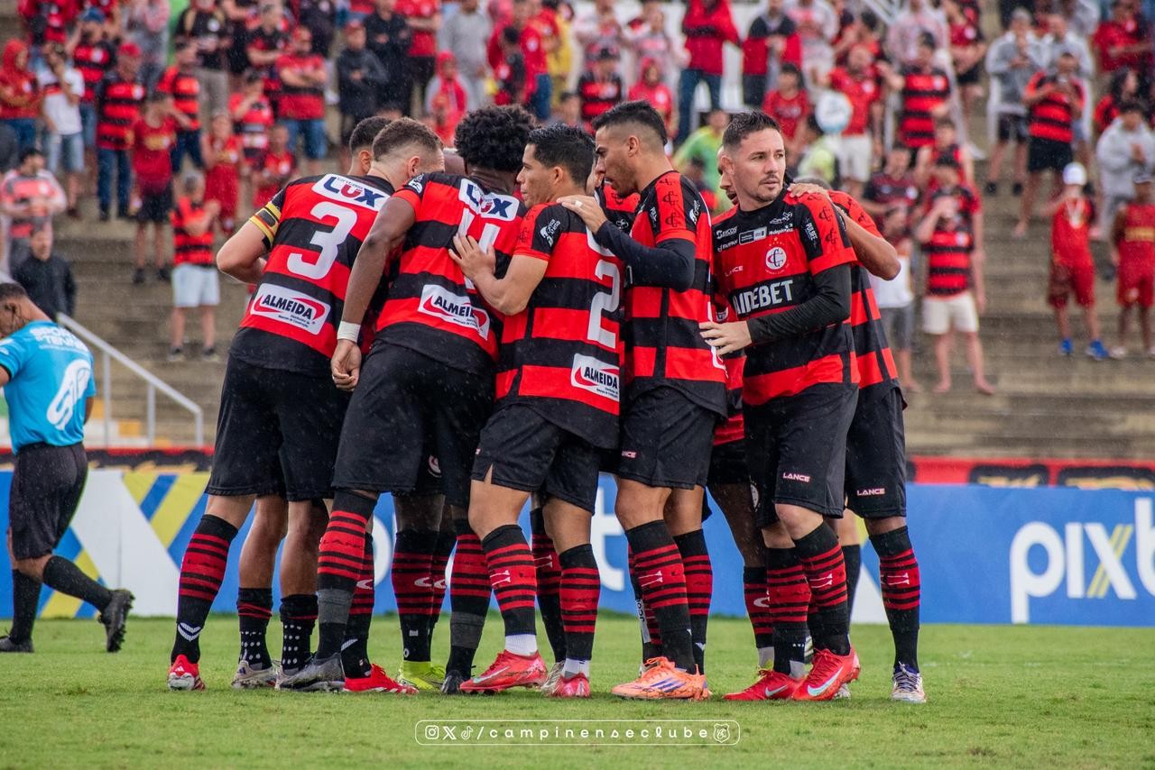 Campinense alia força individual e consistência defensiva para avançar à final do Paraibano 2026
