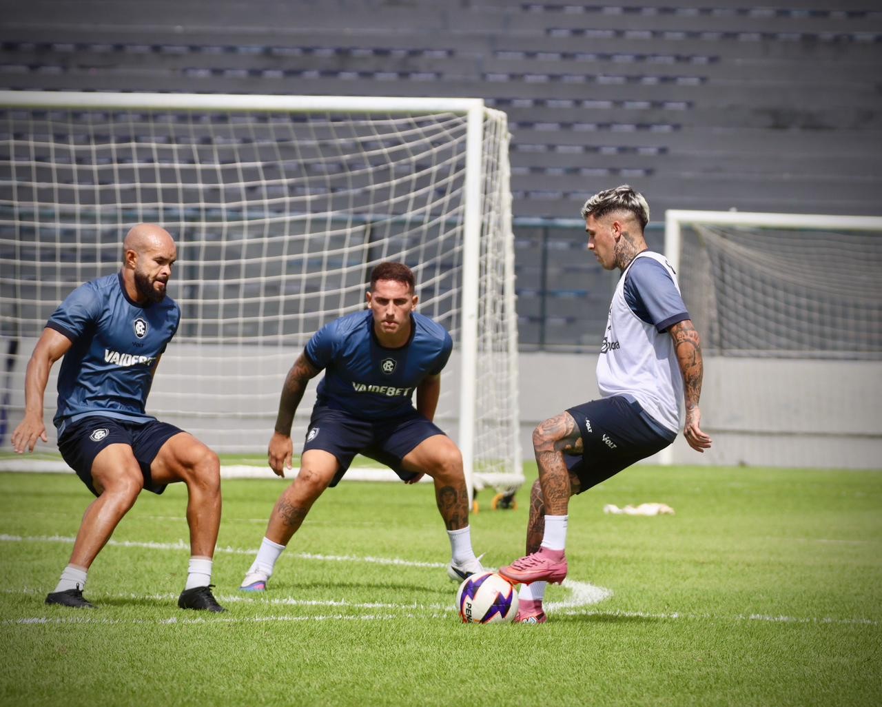 Remo abre as portas para a torcida interagir com jogadores após treino deste sábado