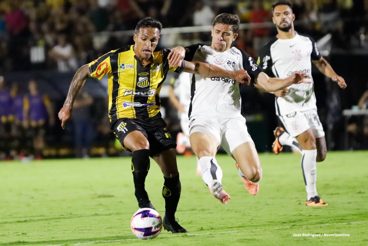 Atuações: Corinthians não funciona com Memphis isolado e é eliminado na semi; dê suas notas