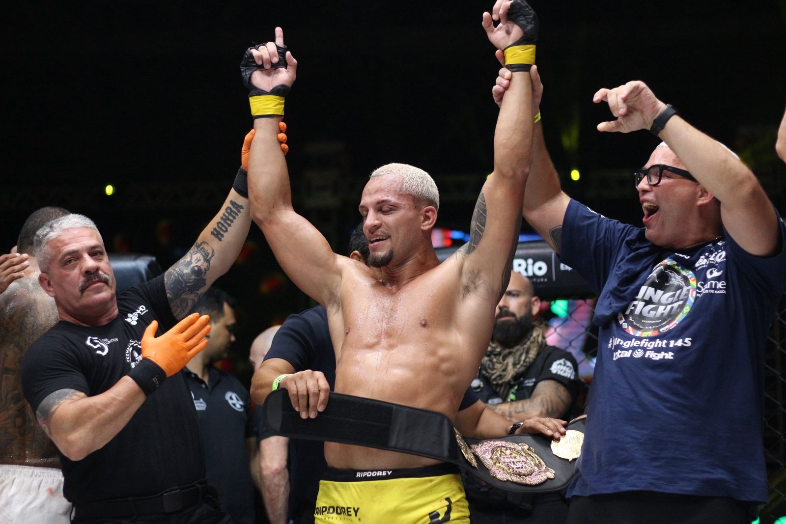 Ernane The Lion vence Astro da Maldade e conquista cinturão do Jungle Fight