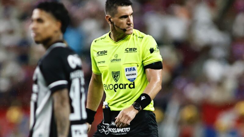 Clássico-rei: áudios do VAR explicam lances polêmicos da final