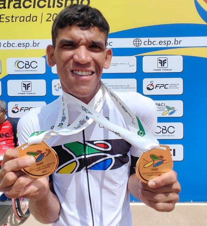 Atleta de Petrolina em transição de carreira conquista dois ouros no Pan-Americano de Paraciclismo