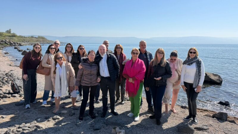 Padre com 16 brasileiros em peregrinação cruza fronteira de Israel e Egito após bombardeios