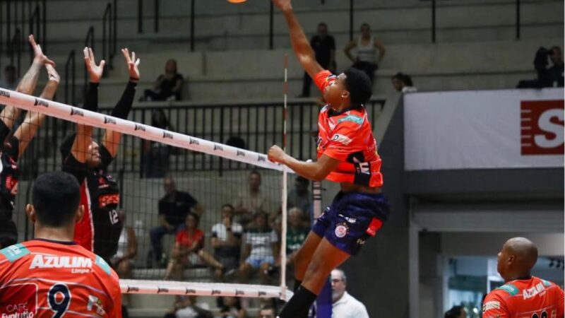 Monte Carmelo vira sobre o Sesi-Bauru e ultrapassa rival na Superliga Masculina