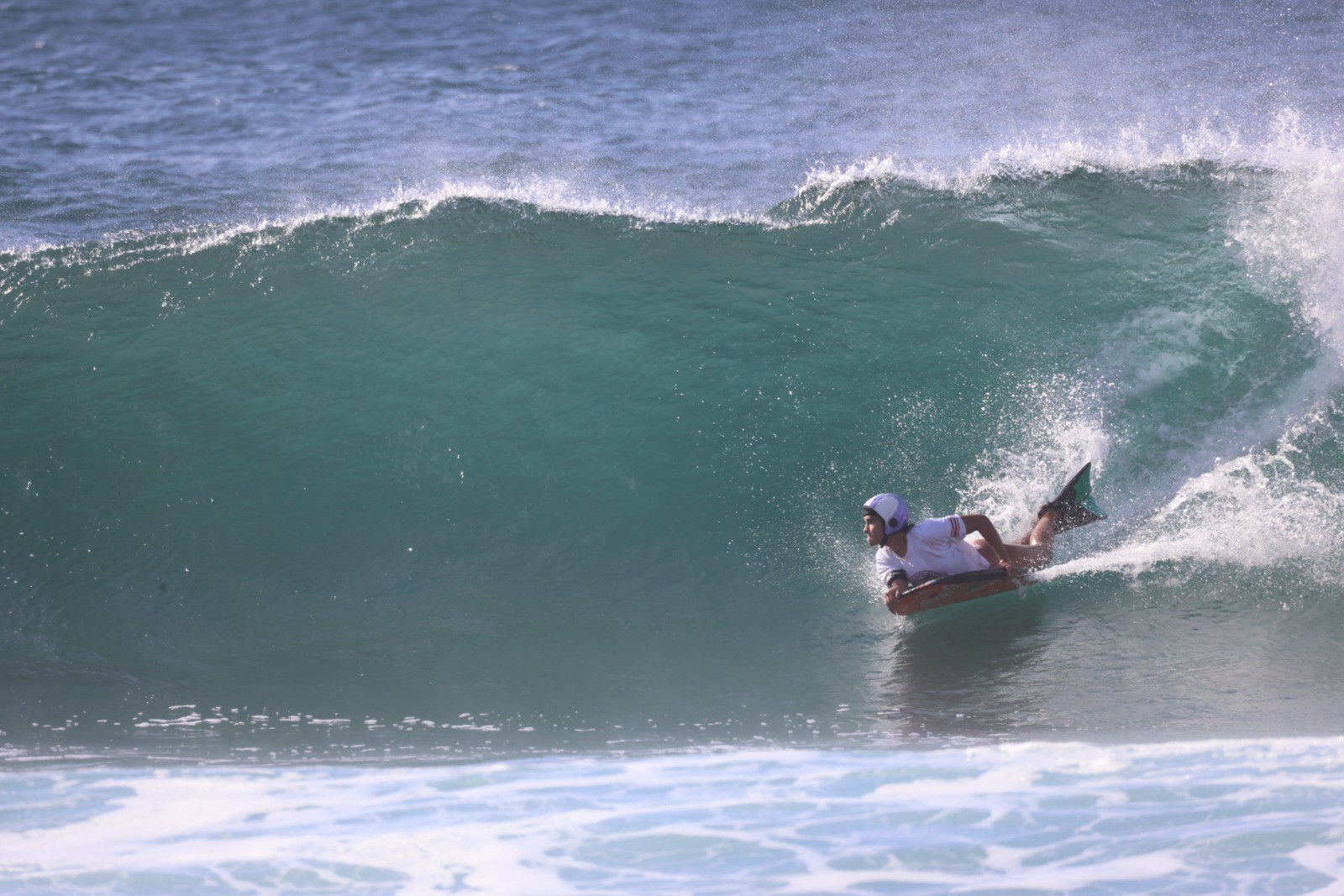Luna Hardman é campeã do Pipeline Bodyboarding Championship, com nota 10 na final