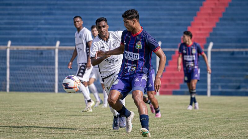 São Caetano supera expulsão no primeiro tempo e vence Comercial de virada na A4