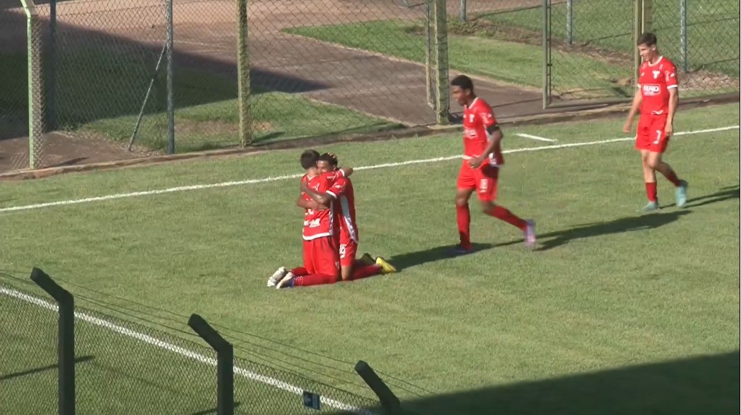 Itapirense vence duelo direto contra o Desportivo Brasil em jogo marcado por falhas na Série A3