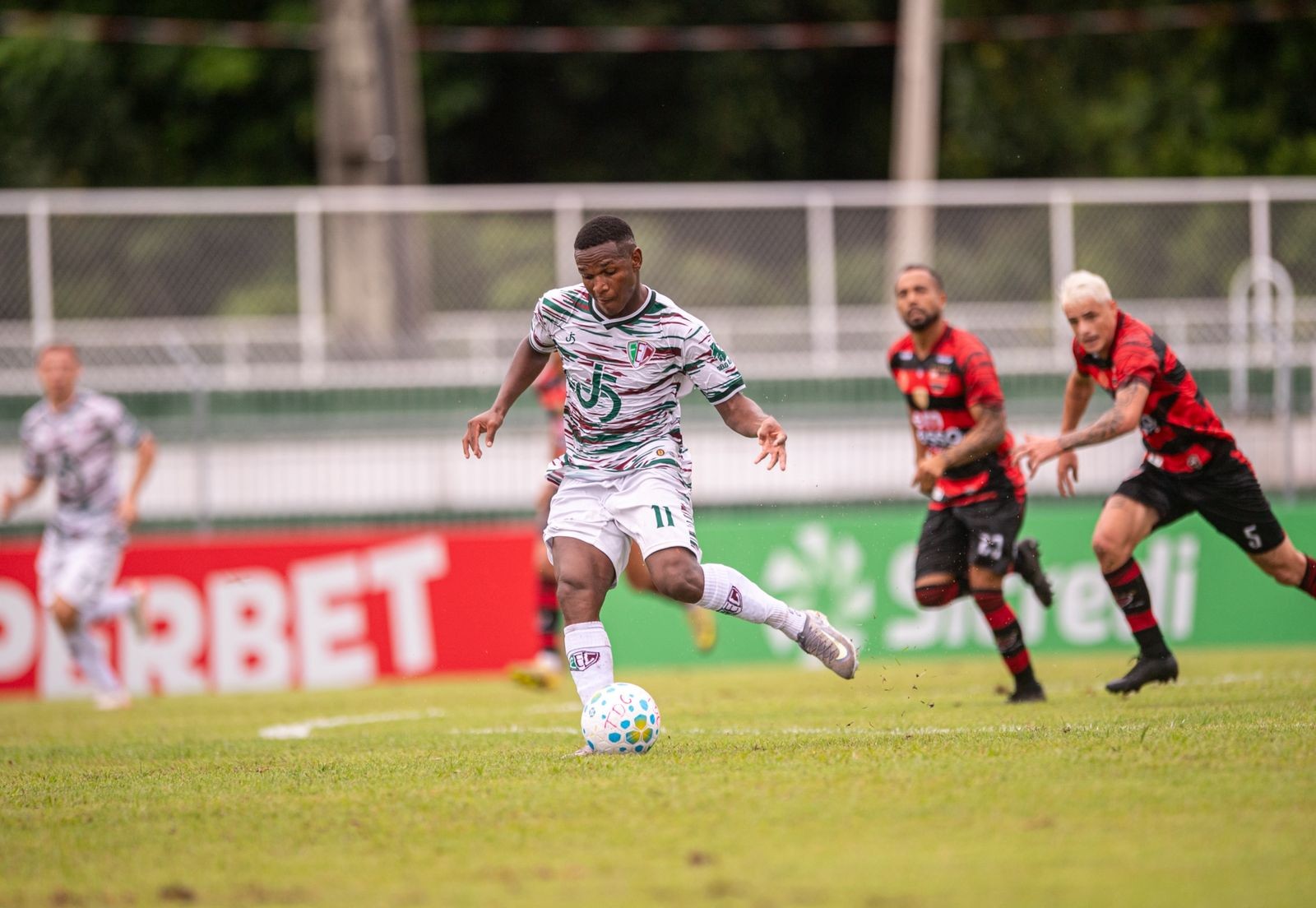 Copa do Brasil: Fluminense-PI viaja para decisão contra Goiás, e meia titular volta aos relacionados