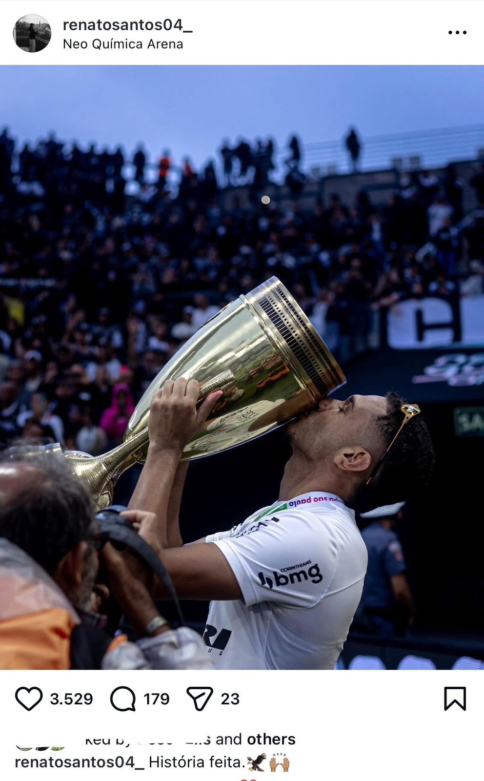 Zagueiro sem jogos no profissional espera propostas e mantém rotina solitária no Corinthians