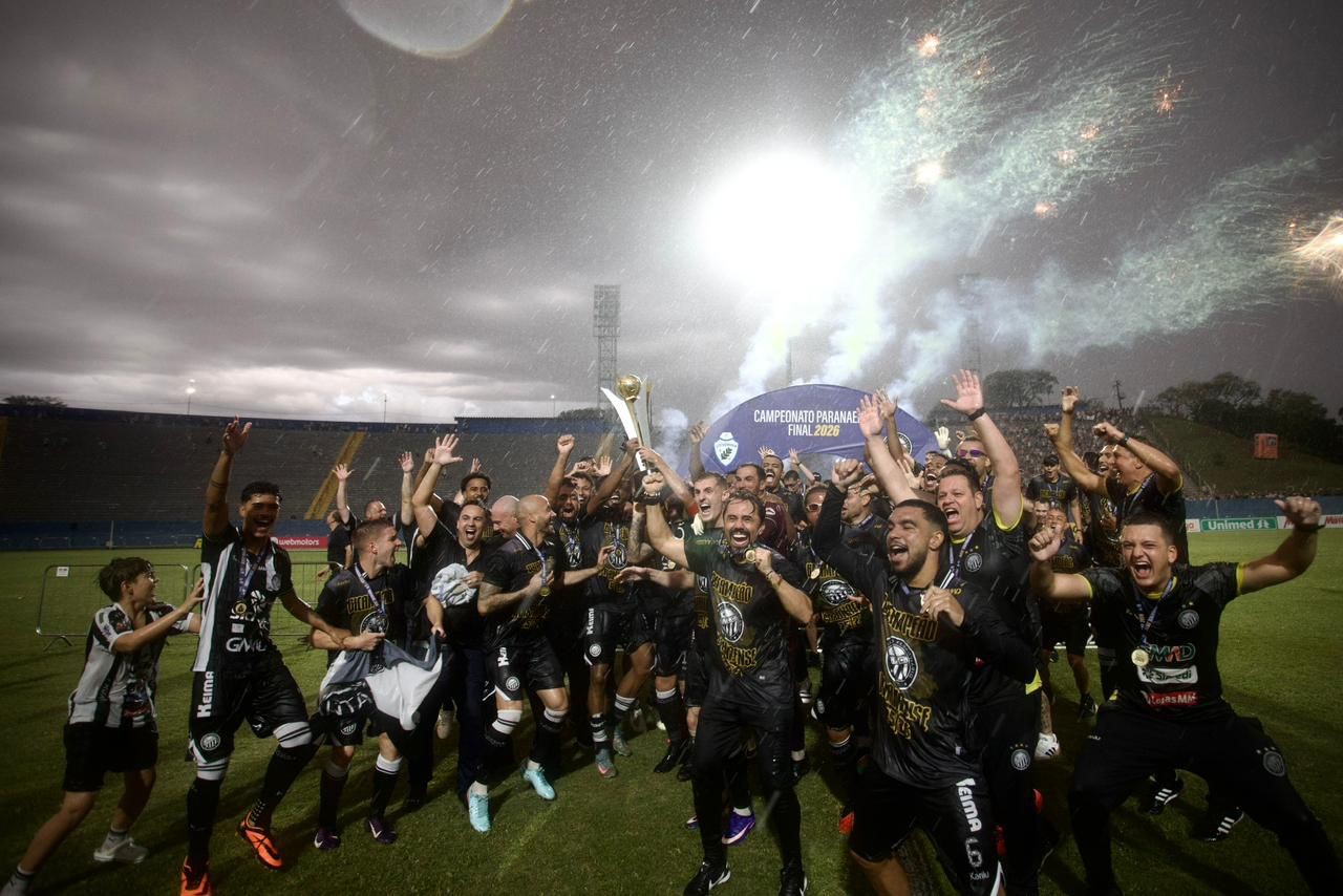 Luizinho Lopes vê Operário-PR superior na final e celebra título: “Fizemos por merecer”