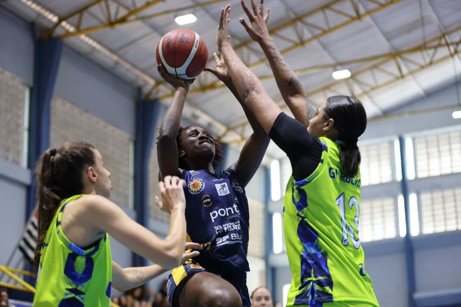Santo André vence São José em abertura da Liga de Basquete Feminino