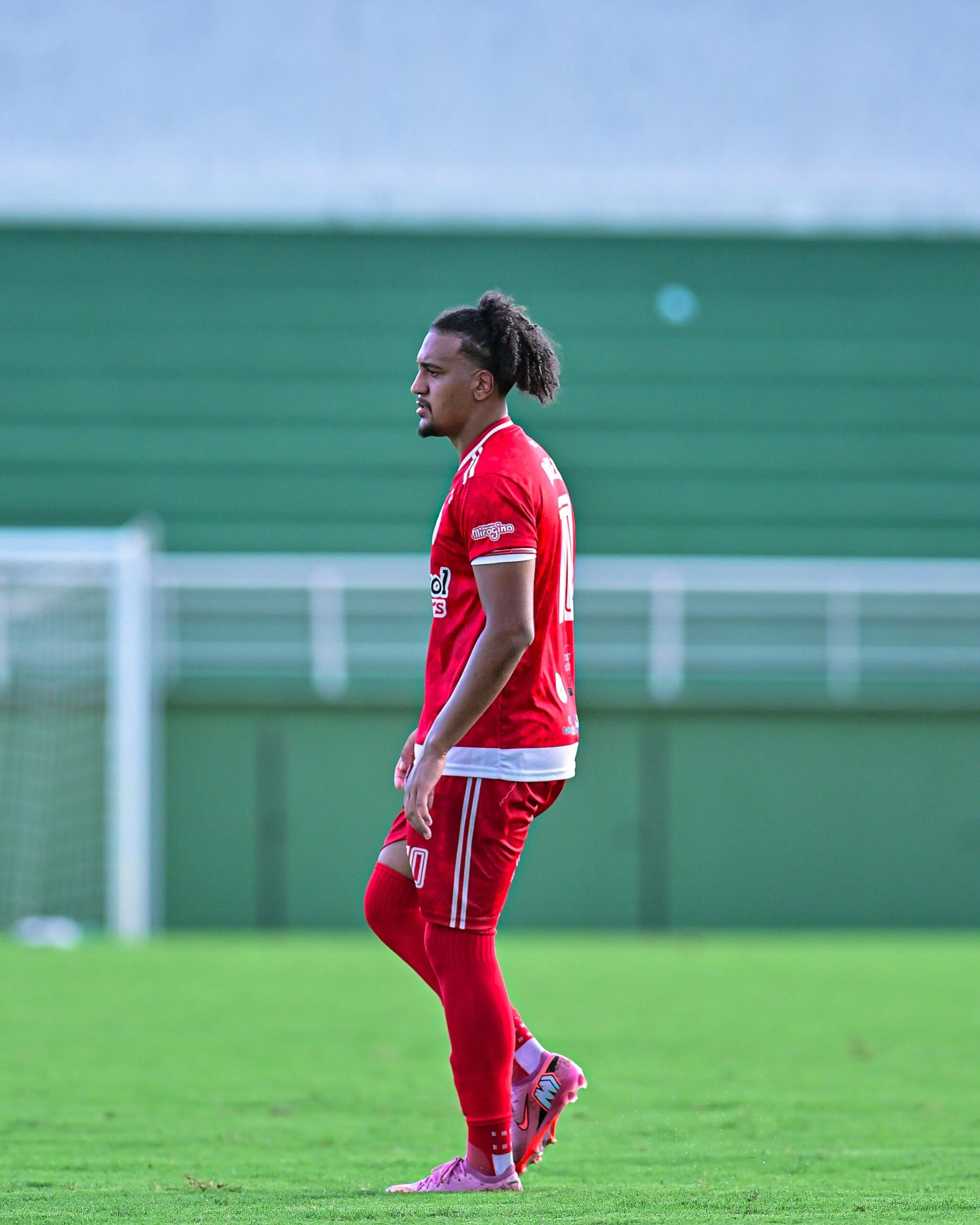 “Estamos muito preparados”, diz meia sobre duelo contra Galvez nas semifinais do Acreano