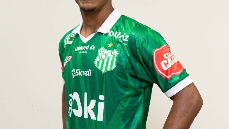 Campeão na base do Santos, volante é anunciado pelo Uberlândia para sequência de 2026
