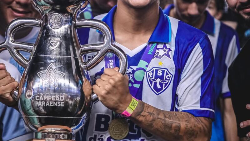 Brian Macapá celebra título paraense com o Paysandu