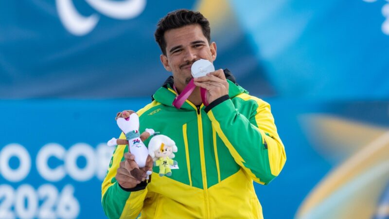 Brasil encerra Paralimpíadas de Inverno com medalha inédita e melhor resultado feminino