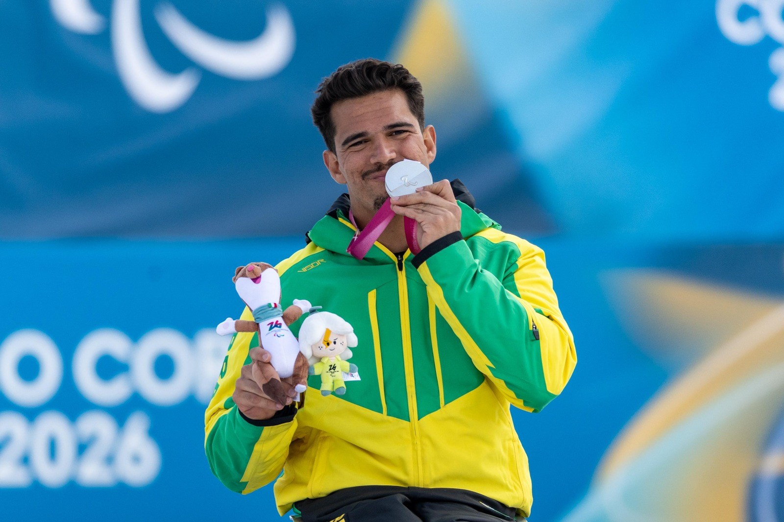 Brasil encerra Paralimpíadas de Inverno com medalha inédita e melhor resultado feminino