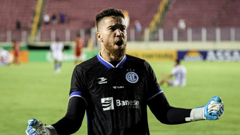 Herói dos pênaltis, Rafael Pascoal brilha nas disputas pelo Confiança em 2026