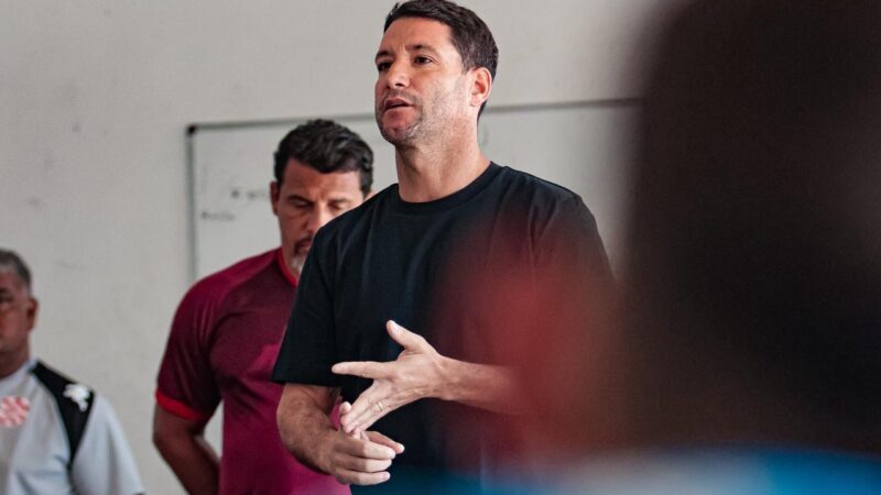 Bangu contrata Thiago Neves para técnico do sub-20, e estreia será contra o Fluminense