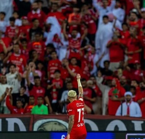 Ex-Flamengo, atacante Guilherme Bala marca pelo Shabab e vive temporada mais artilheira