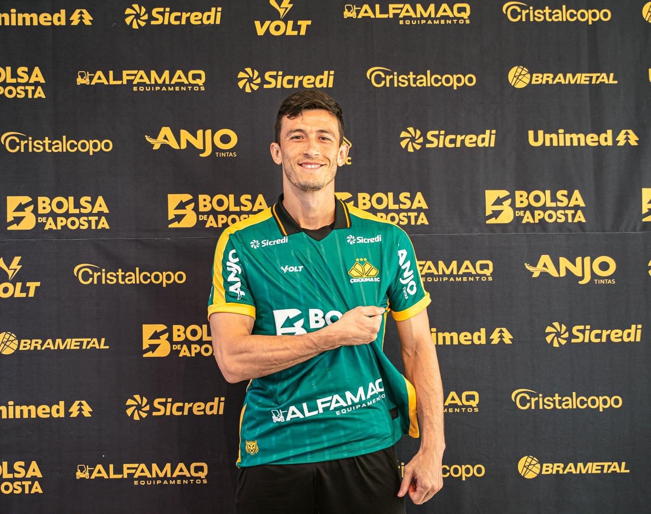 Airton chega ao Criciúma com disputa sadia pelo gol: “Quem tem a ganhar é o Criciúma”