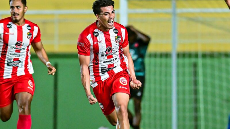 Herói de classificação à final destaca felicidade por feito e dedica gol à namorada