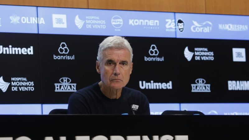 Luís Castro comenta orientação aos jogadores do Grêmio após lesão de Marlon: “Honrar o colega”