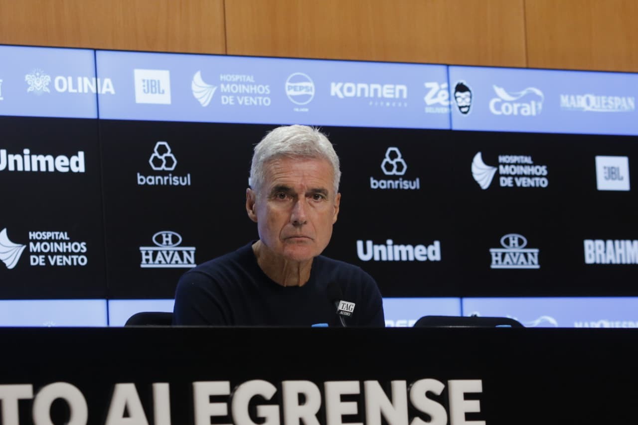 Luís Castro comenta orientação aos jogadores do Grêmio após lesão de Marlon: “Honrar o colega”