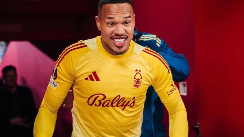 Em fase final de recuperação no CT do Botafogo, John elogia estrutura do clube: “Nível internacional”