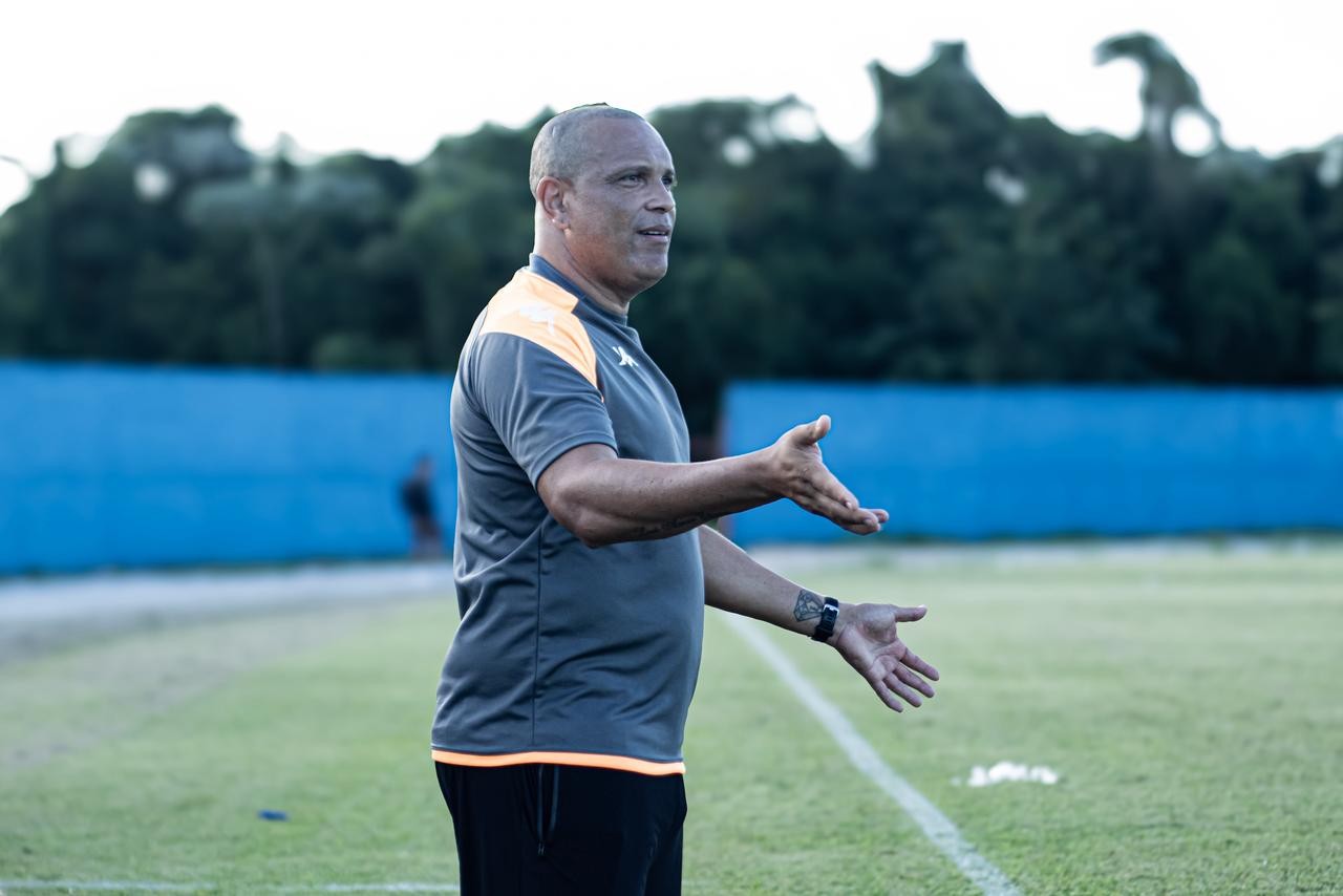 Comercial afasta rico de rebaixamento na A4 e Osny já fala em G-8