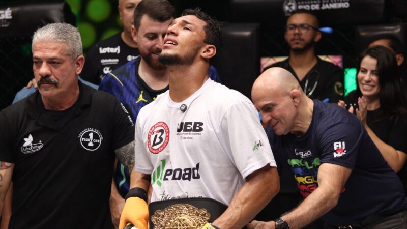 Jungle: Alan Adler domina rival, mantém invencibilidade e fica com cinturão peso-pena