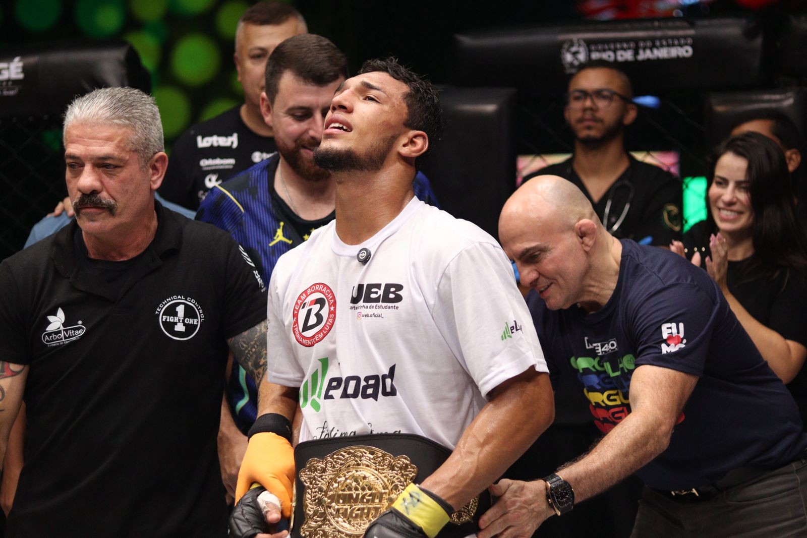 Jungle: Alan Adler domina rival, mantém invencibilidade e fica com cinturão peso-pena