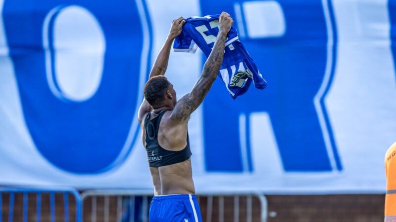 Atacante marca o primeiro gol da carreira e carimba a vitória do Avaí: “Guardou um golaço”