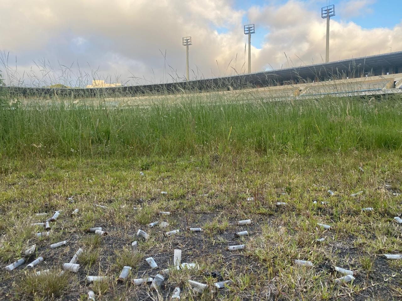O que restou do Olímpico: antigo estádio do Grêmio recebe cinzas de gremistas e treinos de tiro
