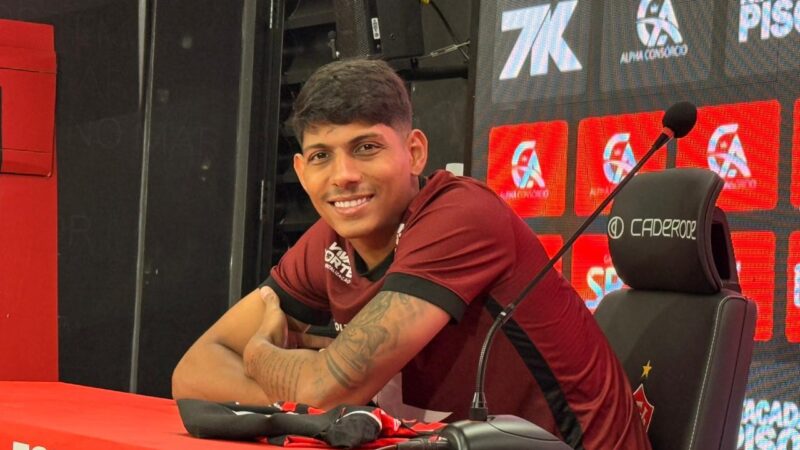 Apresentado, Zé Vitor quer ser “dor de cabeça” para Jair Ventura e mira permanência no Vitória