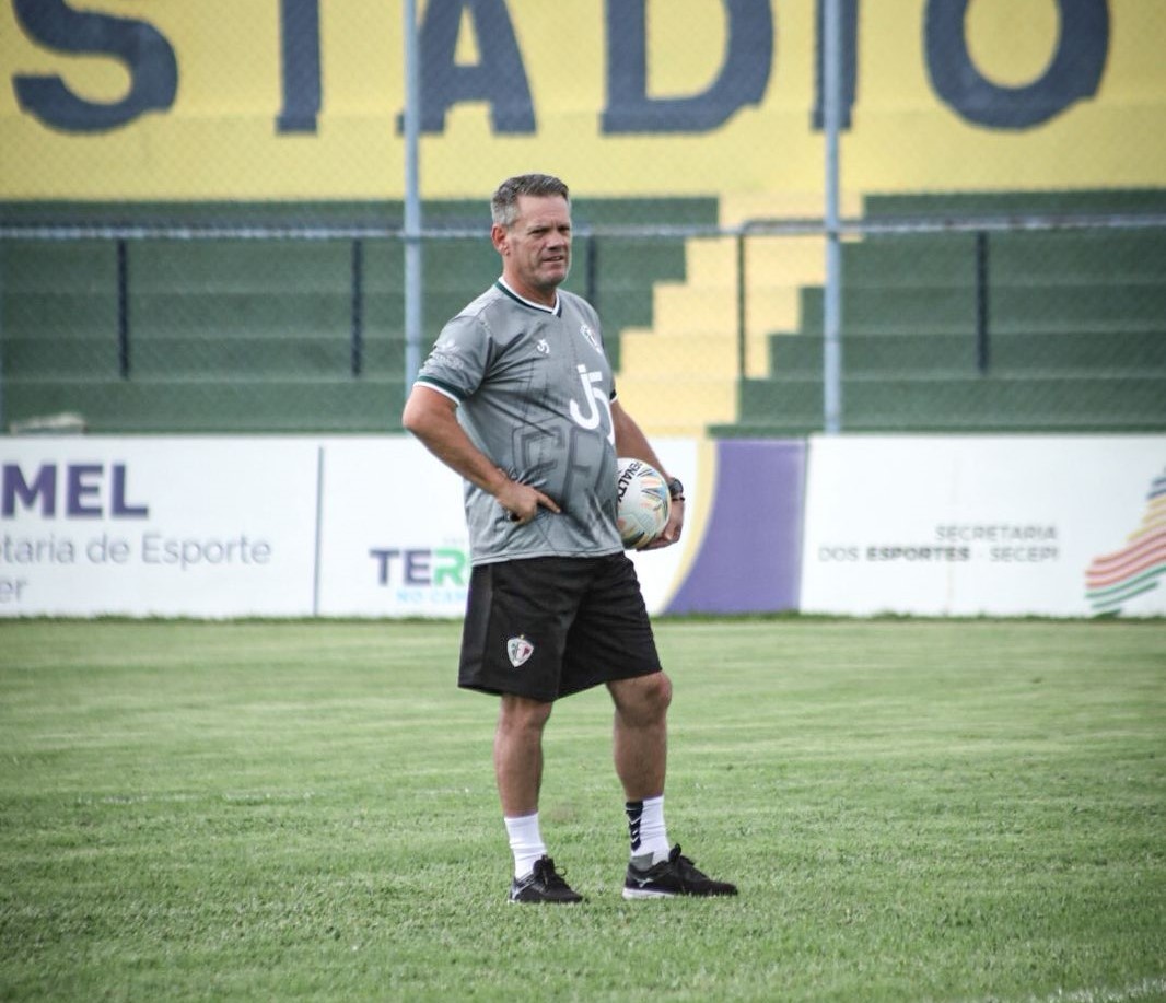 Ito Roque analisa mudanças no elenco do Fluminense-PI e destaca busca por soluções pontuais na temporada