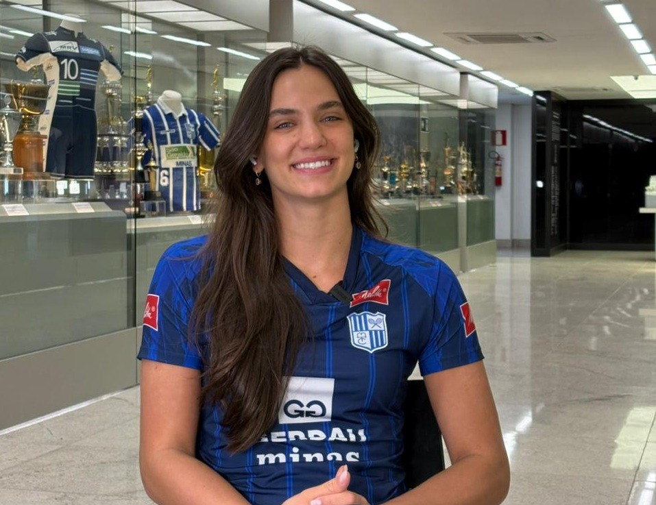 Maior bloqueadora, Júlia Kudiess vê o Minas mais forte nos playoffs: “Na dificuldade a equipe cresce”