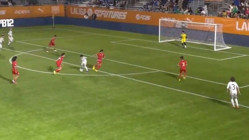 Promessa do Real Madrid dá drible de Zidane e faz golaço no Mundial sub-12; veja vídeo